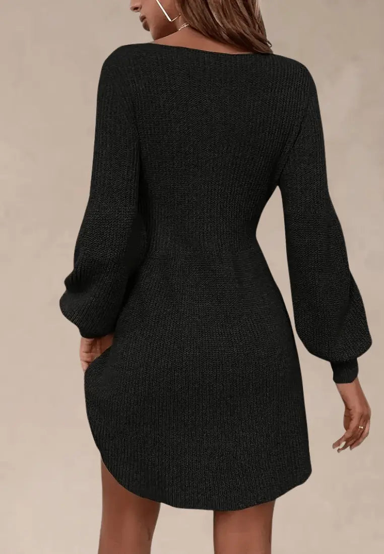 Czarna sukienka dzianinowa z długim rękawem i okrągłym dekoltem