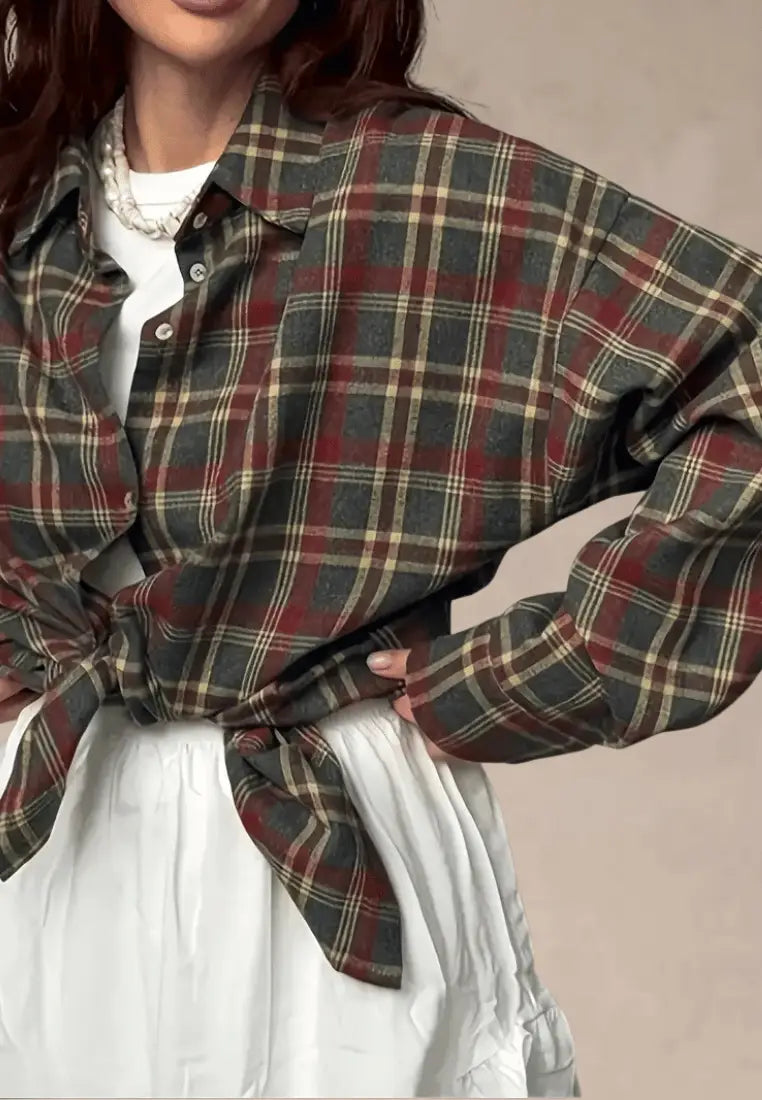 Zielona koszula damska flanelowa w czerwoną kratę oversize z guzikami