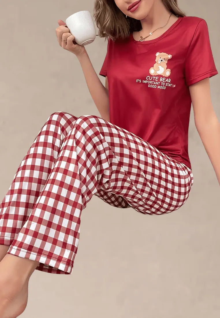 Czerwony komplet piżamowy damski z krótkim rękawem i długimi spodniami w kratę