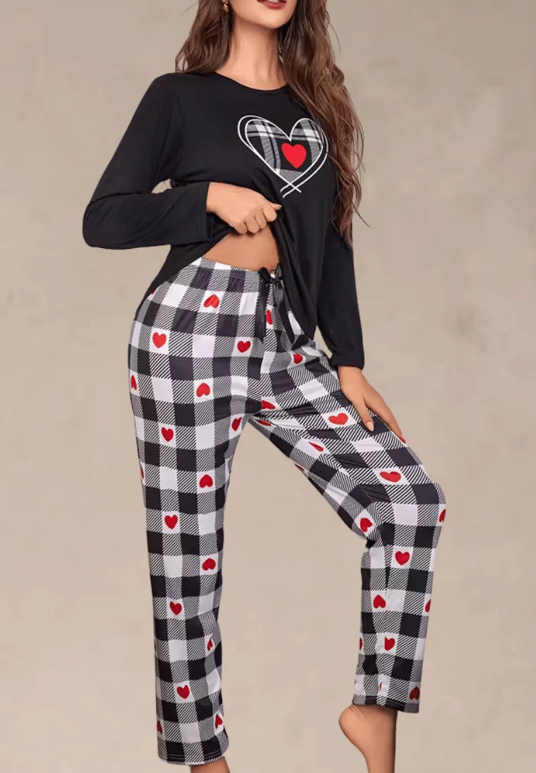 Czarny komplet piżamowy damski z długim rękawem i spodniami w serca