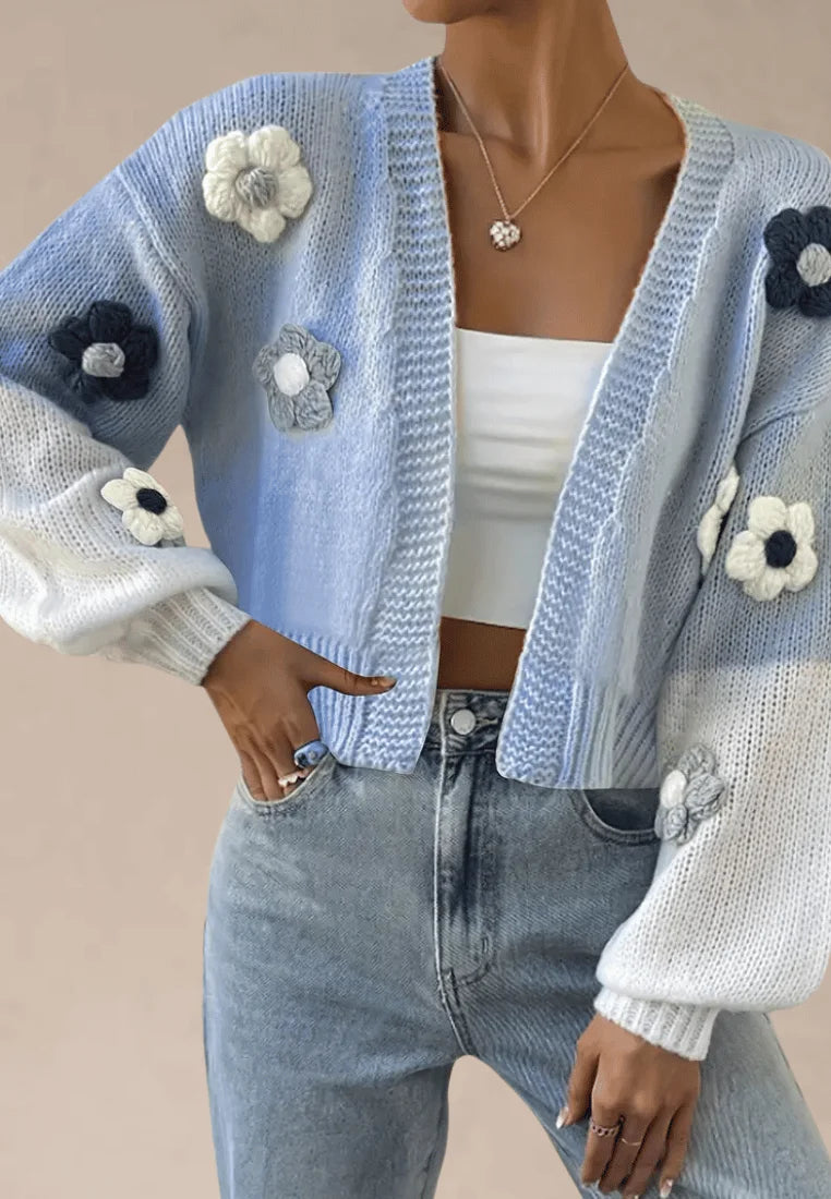 Błękitny kardigan damski z kwiatami 3D krótki fason dzianina boho