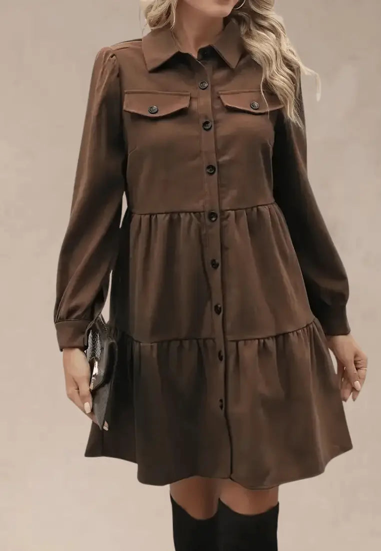 Brązowa koszulowa sukienka z guzikami i rozkloszowanym dołem