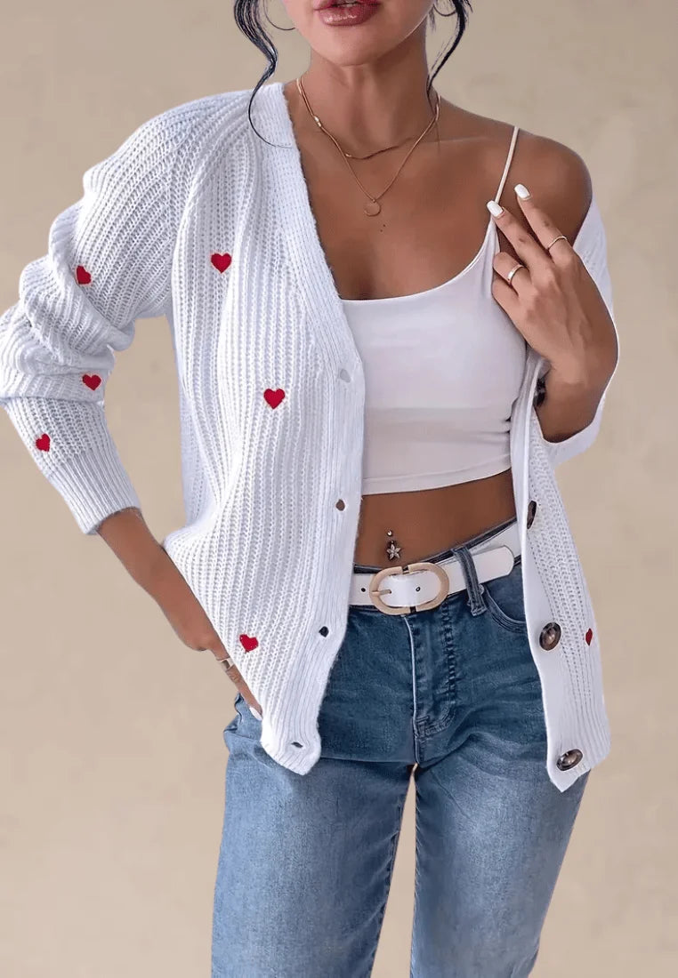 Kardigan damski na guziki z czerwonymi serduszkami