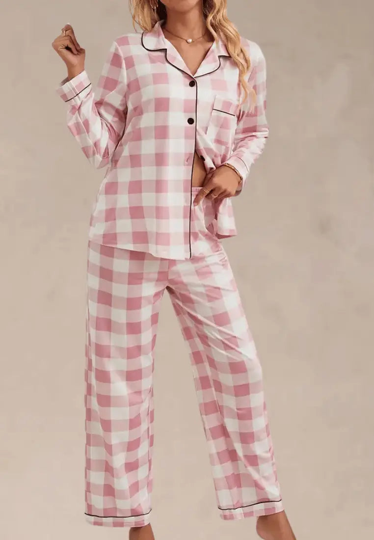 Różowy komplet piżamowy damski z długim rękawem i spodniami w kratę