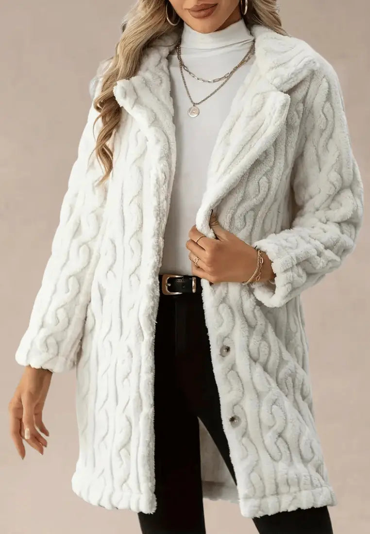 Biała kurtka damska polarowa długa pikowana z guzikami