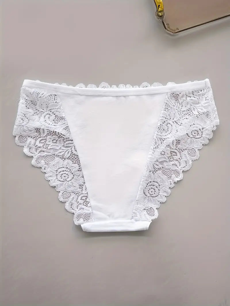 Zestaw koronkowych fig w kolorze czarnym, białym i czerwonym