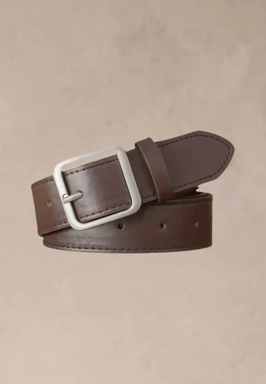 Klasyczny brązowy pasek damski z prostą klamrą