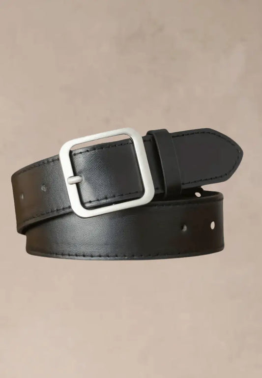 Klasyczny czarny pasek damski z prostą klamrą