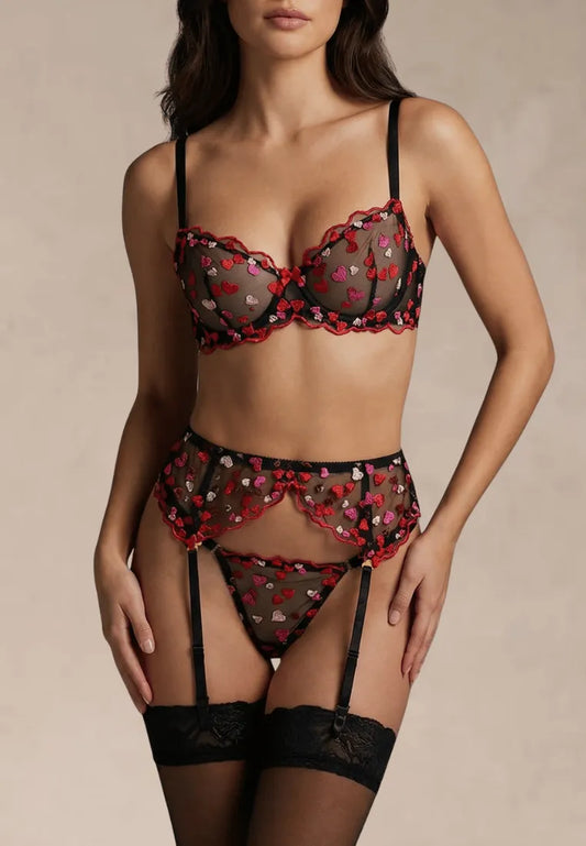 Czarno-czerwony zestaw bielizny damski haftowany w serca z pasem do pończoch