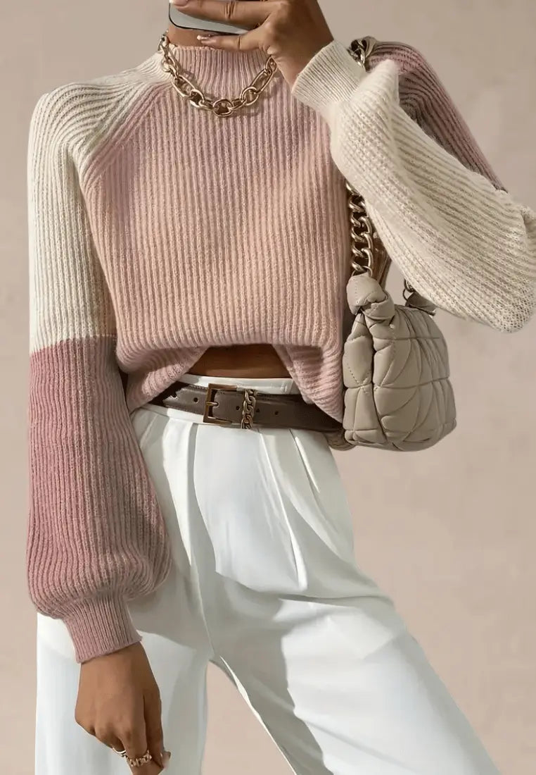 Różowo-beżowy sweter damski z prążkowanym splotem i okrągłym dekoltem