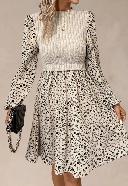 Beżowa sukienka z dzianinową górą i kwiecistym dołem midi fason