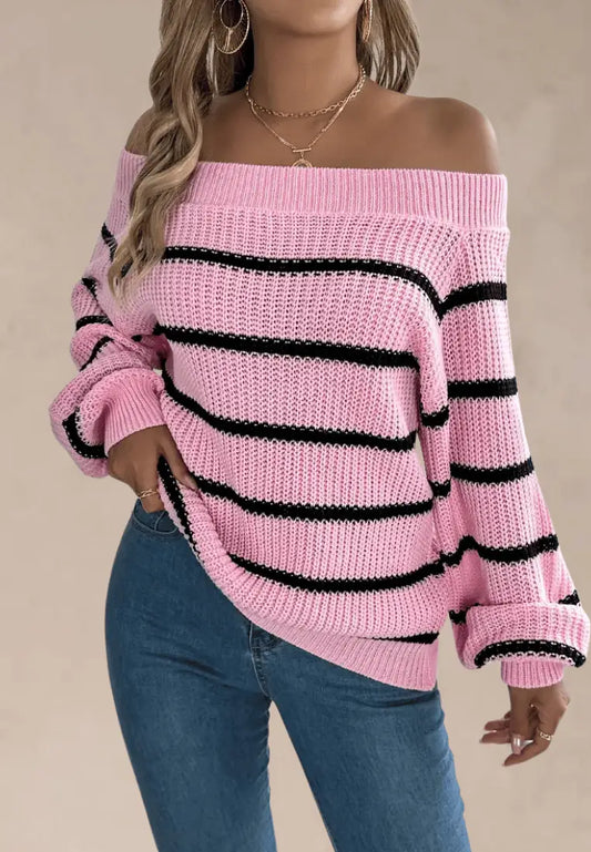 Różowy sweter damski w czarne paski z odkrytymi ramionami
