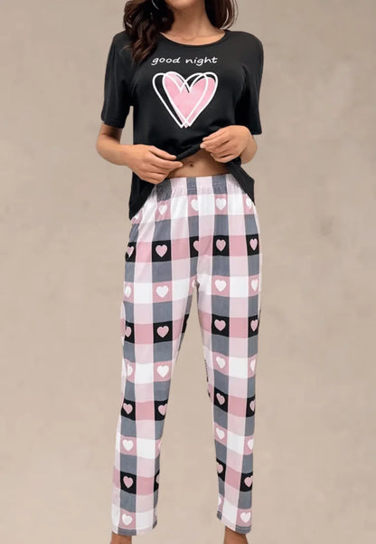 Komplet piżamowy damski z krótkim rękawem i długimi spodniami w kratę z serduszkami