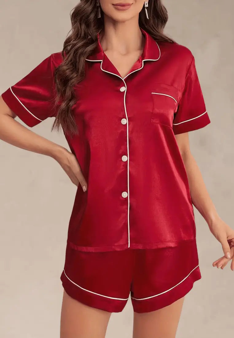 Czerwony komplet piżamowy damski z koszulą i szortami satynowy