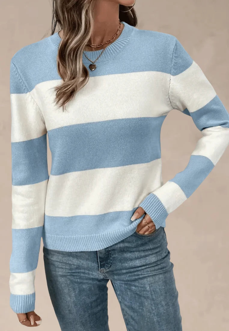 Błękitno-biały sweter damski w poziome pasy