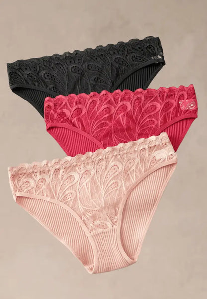 Zestaw 3 szt. figi majtki damskie koronkowe bawełniane czarne, czerwone i pudrowe