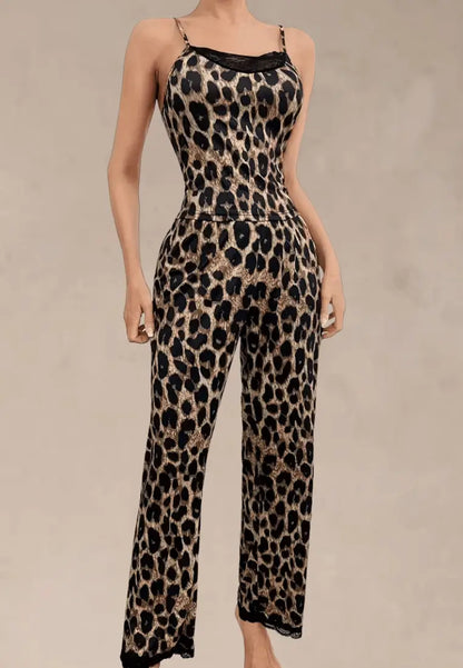 Brązowy komplet piżamowy damski na ramiączkach z długimi spodniami i koronką