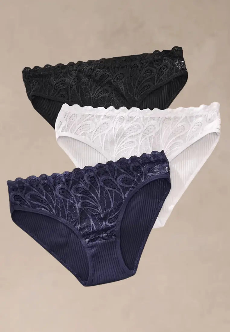 Zestaw 3 szt. figi majtki damskie koronkowe bawełniane czarne, białe i granatowe