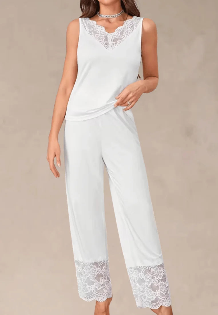 Biały komplet piżamowy damski na ramiączkach z długimi spodniami
