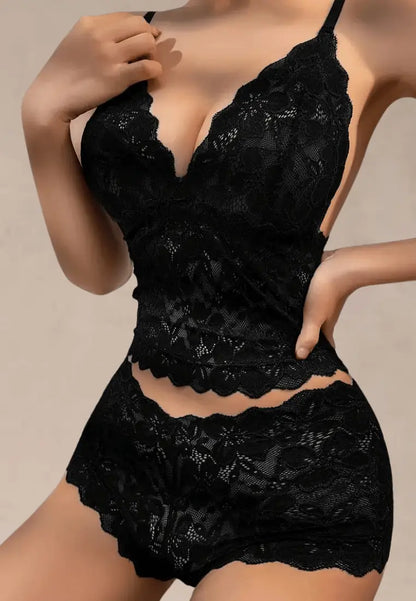 Koronkowy komplet bielizny w kolorze czarnym z topem i szortami