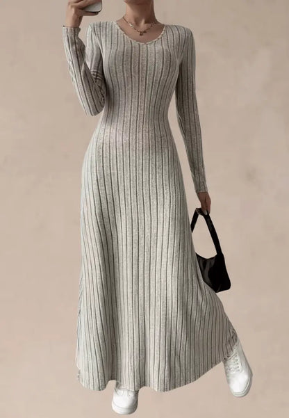 Beżowa sukienka maxi z prążkowanej dzianiny i dekoltem V