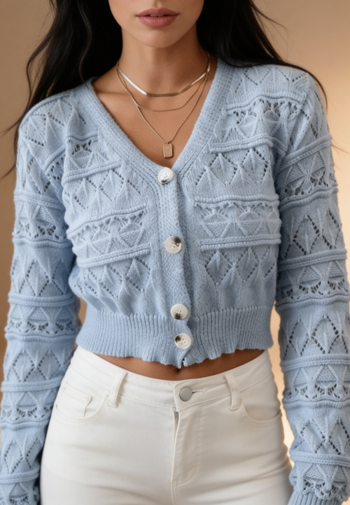 Błękitny kardigan damski ażurowy krótki fason perełkowe guziki