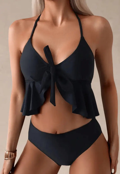 Czarny strój kąpielowy dwuczęściowy damski z uroczą falbanką i wiązaniem