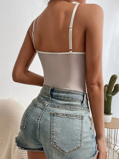 Body damskie białe koronkowe z gorsetowym wykończeniem