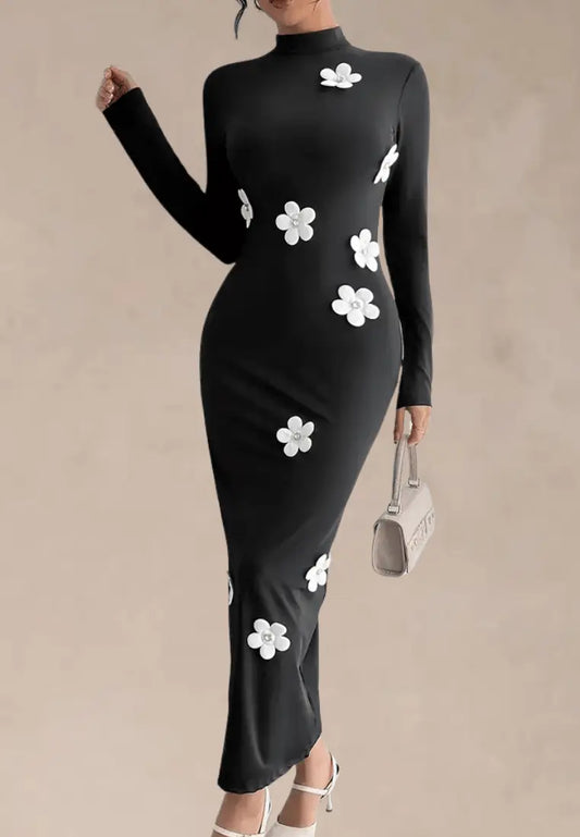 Czarna sukienka maxi z kwiatami 3D i stójką