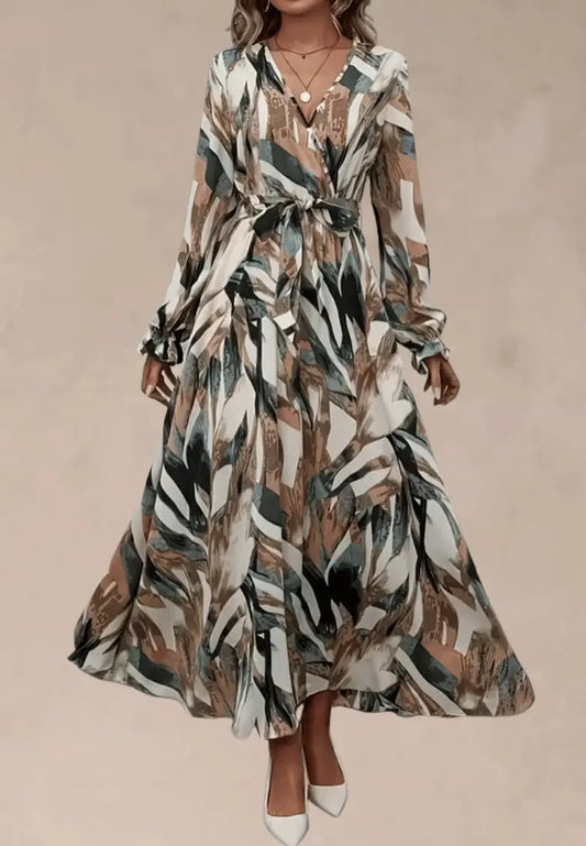 Zielono‑beżowa sukienka maxi z paskiem i nadrukiem artystycznym