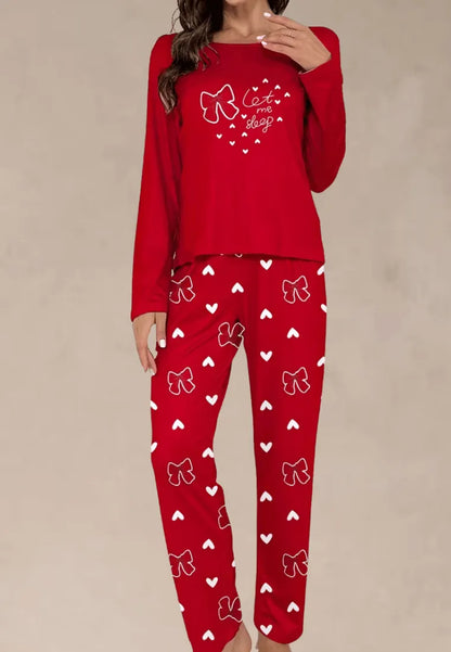 Czerwony komplet piżamowy damski z długim rękawem i długimi spodniami w serduszka