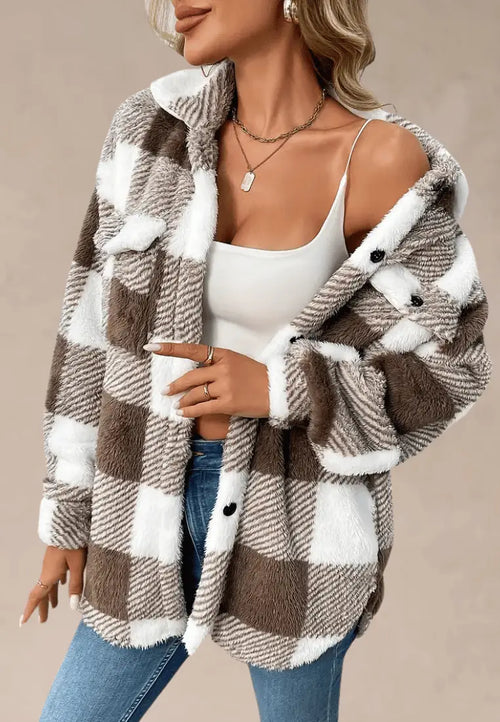 Brązowa kurtka damska polarowa długa w kratę z guzikami