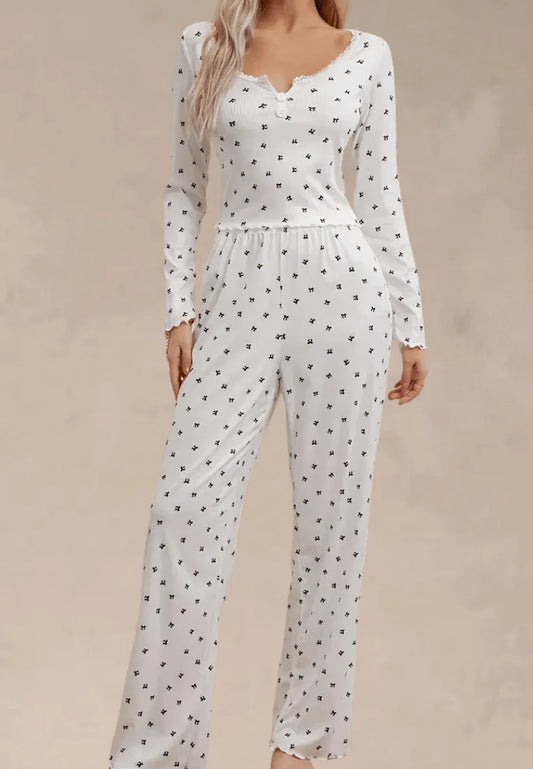 Biały komplet piżamowy damski z długim rękawem i spodniami w kokardki