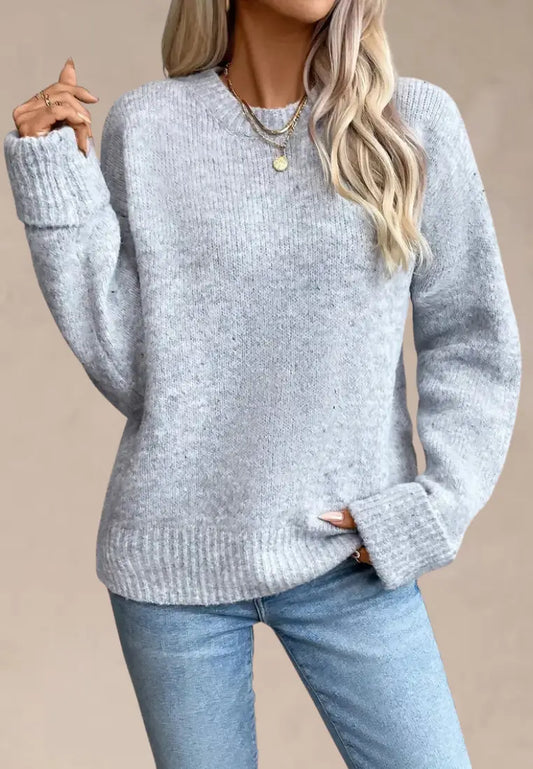 Szary sweter damski oversize z okrągłym dekoltem