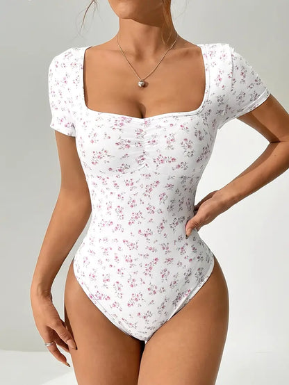 Body damskie białe w drobne kwiatki z krótkim rękawem