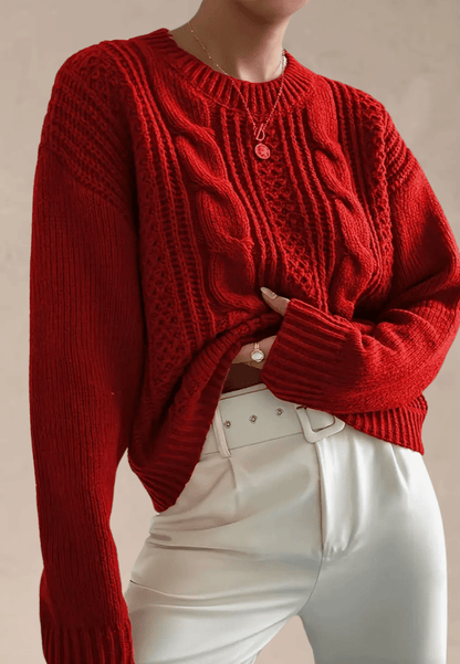 Czerwony sweter damski z grubym splotem i warkoczowym wzorem