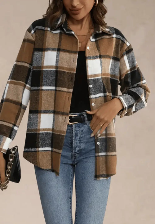 Brązowa koszula damska flanelowa w kratę z długim rękawem i kołnierzykiem