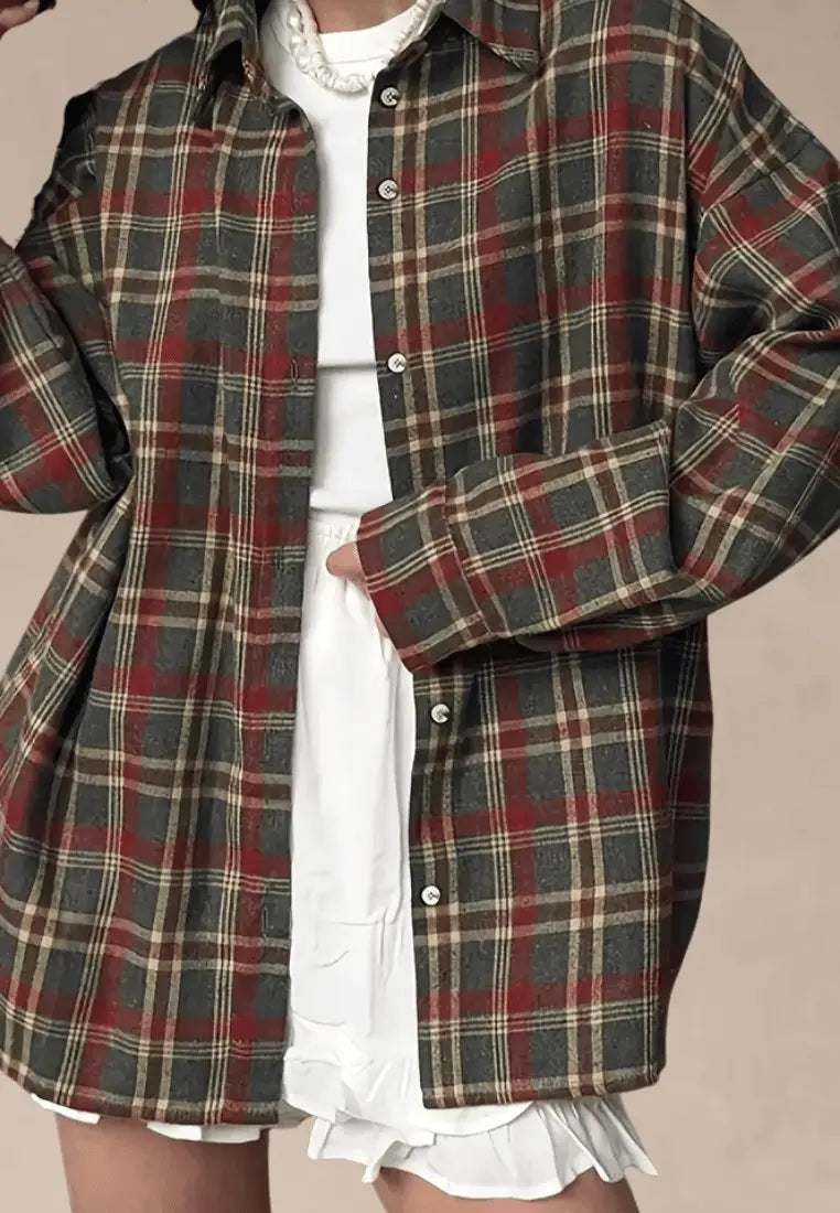 Zielona koszula damska flanelowa w czerwoną kratę oversize z guzikami