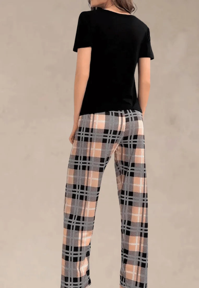 Czarny komplet piżamowy damski z krótkim rękawem i długimi spodniami