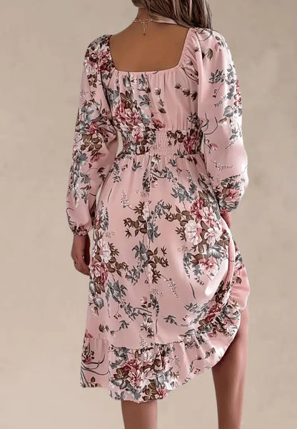 Różowa sukienka midi z kwiatowym wzorem i marszczeniem w talii