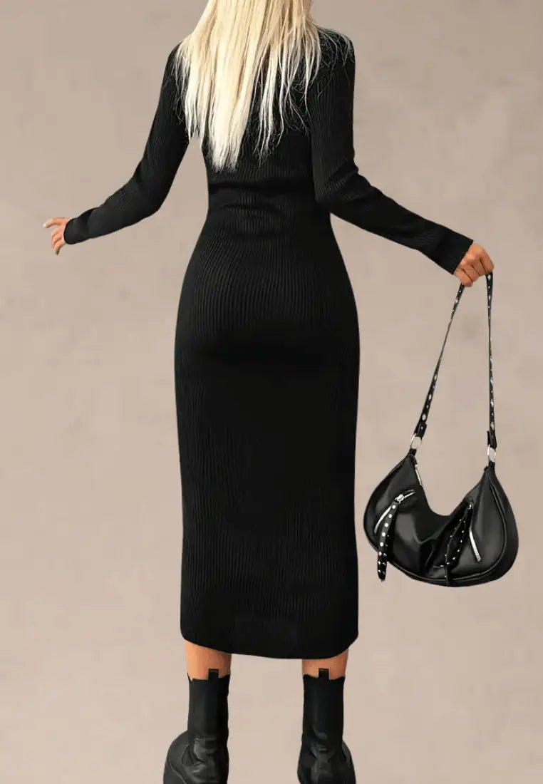 Czarna sukienka dzianinowa midi z golfem i długim rękawem