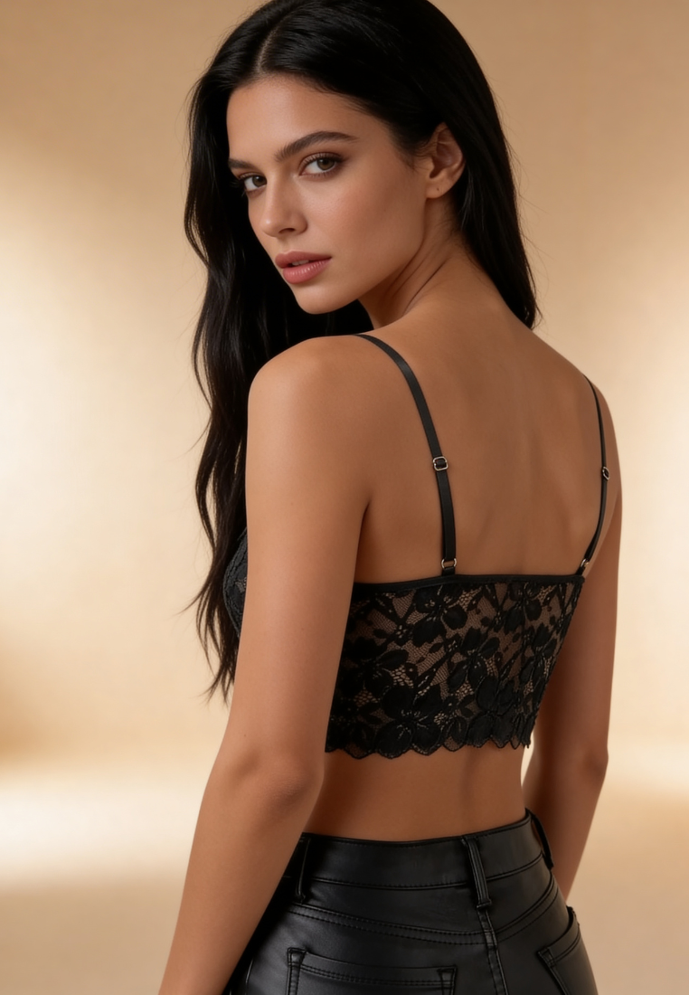 Czarny top damski koronkowy typu bralette na ramiączkach z paskami na dekolcie