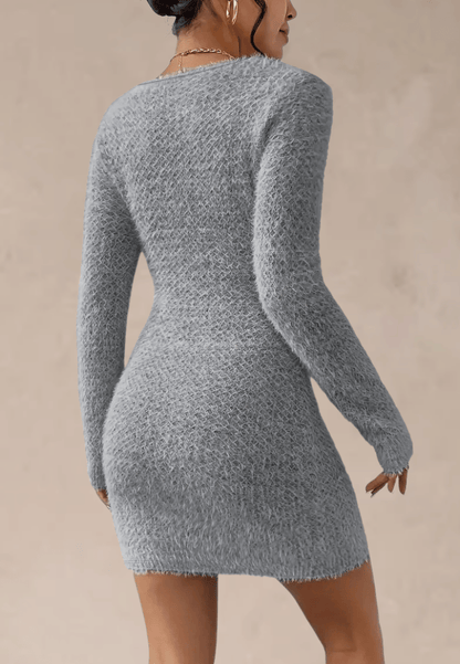 Szara sukienka dzianinowa z długim rękawem i okrągłym dekoltem