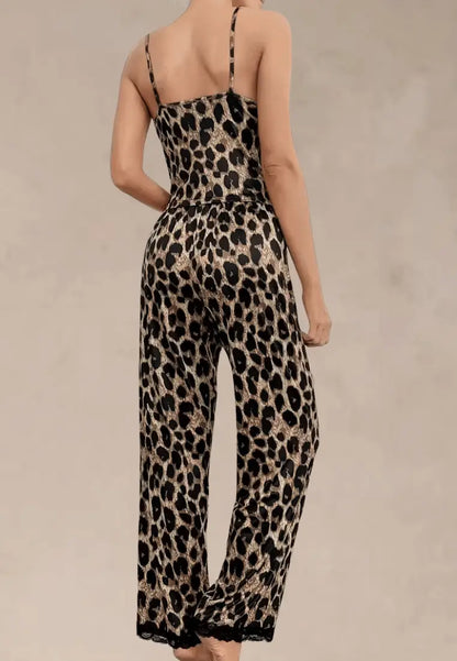 Brązowy komplet piżamowy damski na ramiączkach z długimi spodniami i koronką