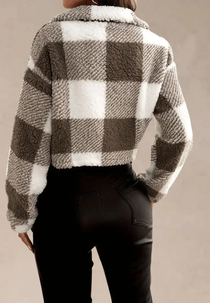 Beżowa kurtka damska polarowa krótka w kratę na zamek