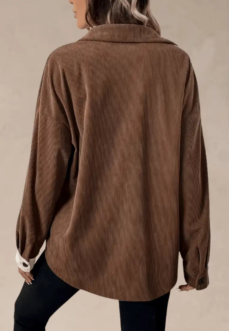Brązowa koszula damska sztruksowa dwukolorowa z kieszenią i guzikami
