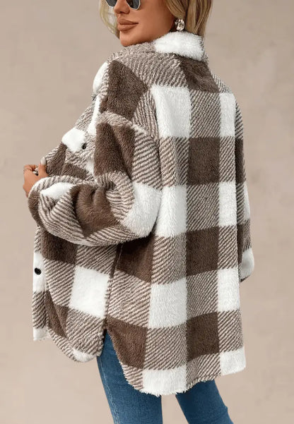 Brązowa kurtka damska polarowa długa w kratę z guzikami