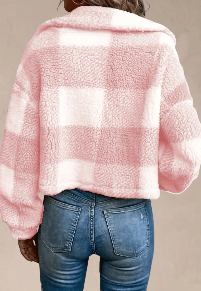 Różowa kurtka damska polarowa krótka w kratę z guzikami