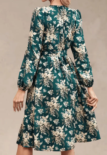Zielona sukienka midi  w kwiaty z paskiem i długim rękawem
