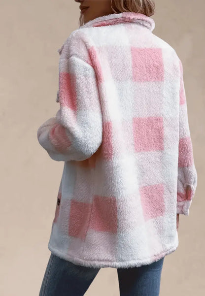 Różowa kurtka damska polarowa długa w kratę z guzikami